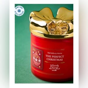 NIB Bath & Body Works “The Perfect Christmas” 3-Wick Candle w 3D Gold Bow Lid.